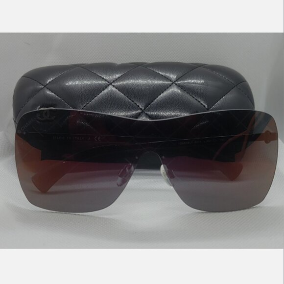CHANEL CH4215 c.467/C1 QUILTED MIRRORED CROSSHATCH RUNWAY sunglasses EUC - Picture 2 of 16